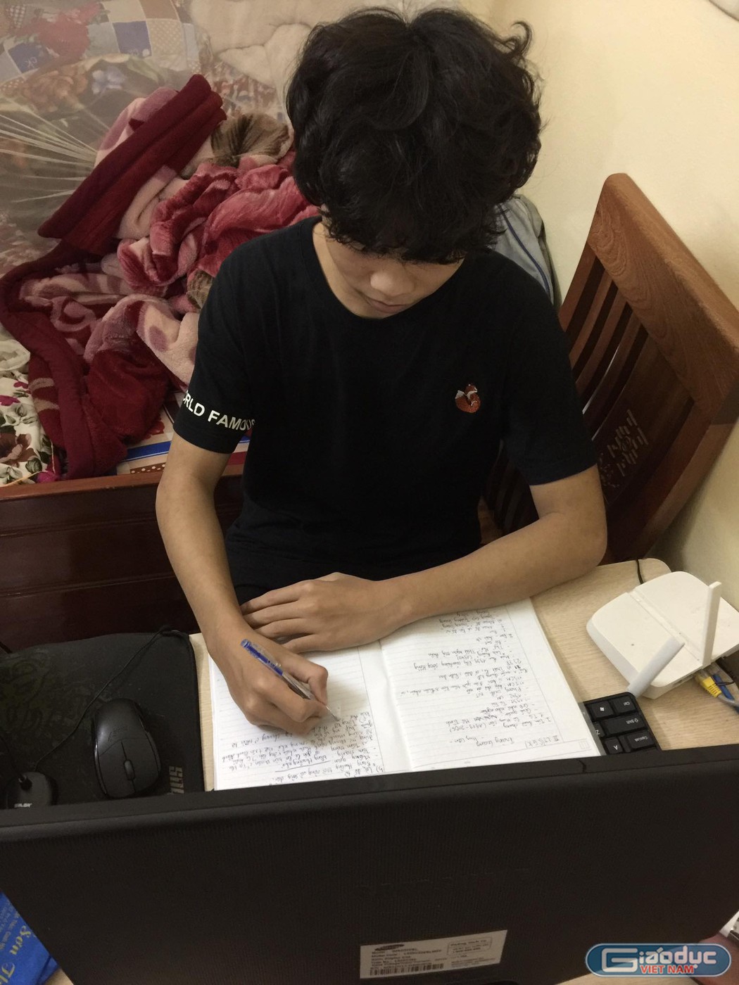 hoc sinh cuoi cap ap luc do covid 19